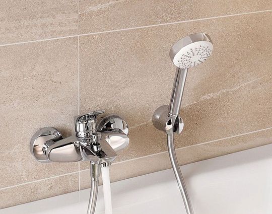 Смеситель Kludi Pure&Solid 346810575 для ванны с душем фото в интернет-магазине «Wasser-Haus.ru»