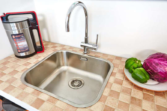 Мойка кухонная Omoikiri Omi 44-U/IF-IN Quadro нержавеющая сталь фото в интернет-магазине «Wasser-Haus.ru»