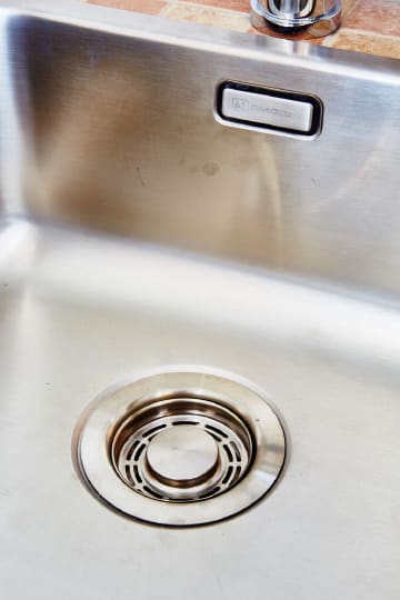 Комплект Мойка кухонная Omoikiri Omi 49-U-IN нержавеющая сталь + Смеситель VitrA Single sink mixer A42388EXP для кухонной мойки фото в интернет-магазине «Wasser-Haus.ru»