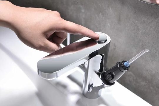 Смеситель Bronze de Luxe 10188 для раковины с ирригатором фото в интернет-магазине «Wasser-Haus.ru»