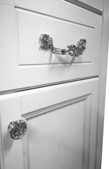 Шкаф-пенал ValenHouse Эллина 40 R белый, фурнитура хром фото в интернет-магазине «Wasser-Haus.ru»