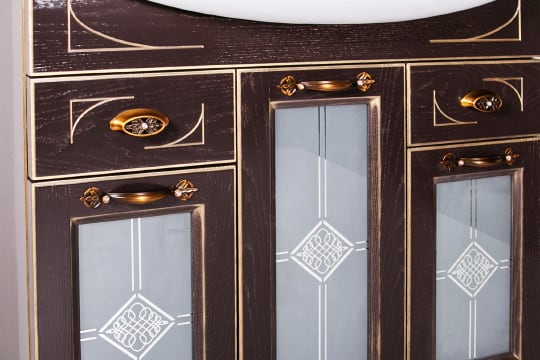 Тумба с раковиной ASB-Woodline Бергамо 85 орех темный, патина золото, витраж фото в интернет-магазине «Wasser-Haus.ru»