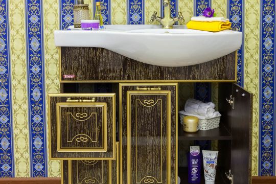 Мебель для ванной Sanflor Адель 82 венге, патина золото, L фото в интернет-магазине «Wasser-Haus.ru»
