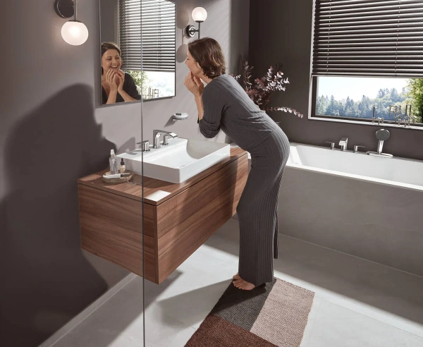 Смеситель на борт ванны Hansgrohe Vivenis 75444000 хром фото в интернет-магазине «Wasser-Haus.ru»