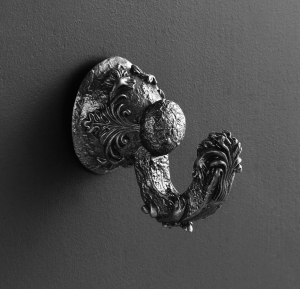 Крючок Art&Max Sculpture AM-B-0682-T фото в интернет-магазине «Wasser-Haus.ru»
