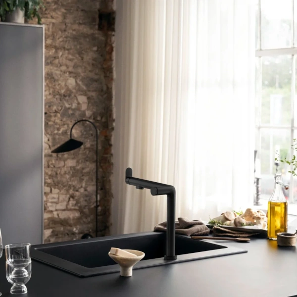 Смеситель для кухни Hansgrohe Aqittura M91 76804670 матовый черный фото в интернет-магазине «Wasser-Haus.ru»