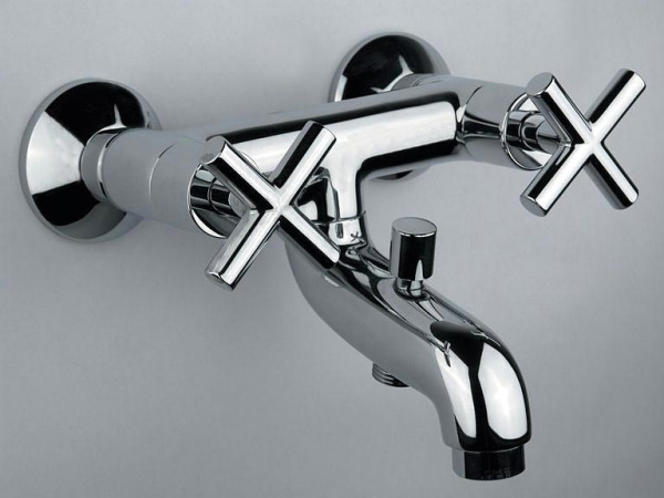 Смеситель Fiore XT 25CR0510 для ванны с душем фото в интернет-магазине «Wasser-Haus.ru»