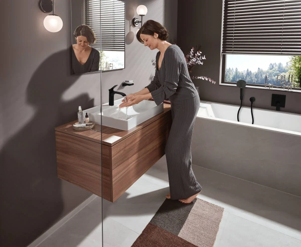 Встраиваемый смеситель для душа и ванны Hansgrohe Vivenis 75415670 матовый черный фото в интернет-магазине «Wasser-Haus.ru»