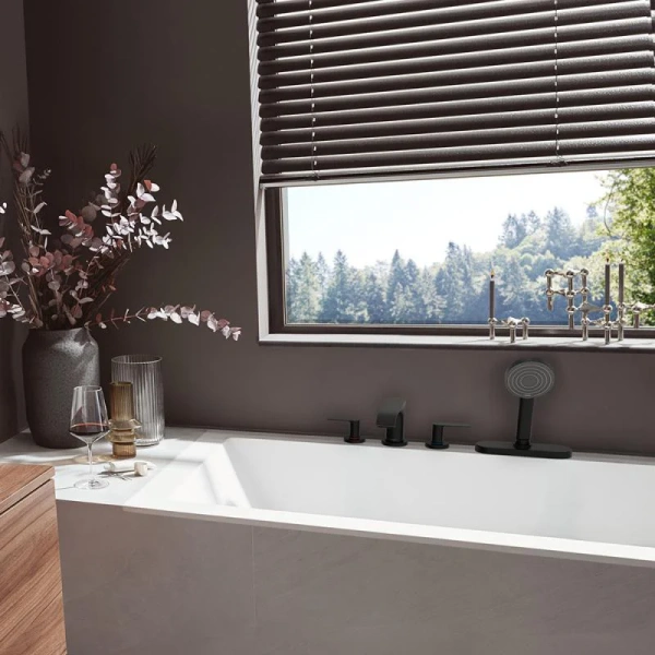 Смеситель на борт ванны Hansgrohe Vivenis 75444670 матовый черный фото в интернет-магазине «Wasser-Haus.ru»