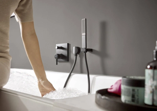 Встраиваемый смеситель для душа и ванны Hansgrohe Finoris 76415670 матовый черный фото в интернет-магазине «Wasser-Haus.ru»