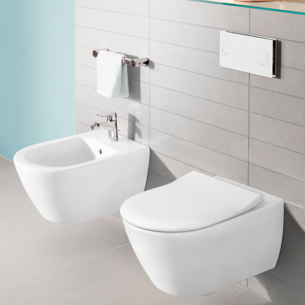 Крышка-сиденье Villeroy & Boch Subway 2.0 9M78S101 с микролифтом, петли хром фото в интернет-магазине «Wasser-Haus.ru»