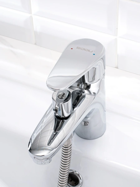 Смеситель на борт ванны BOOU B8282-1V, хром фото в интернет-магазине «Wasser-Haus.ru»