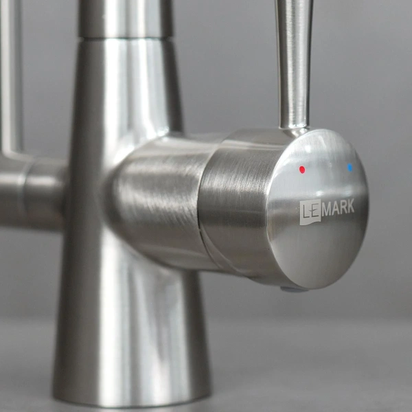 Смеситель для кухни Lemark Comfort LM3075BN-Silver с гибким изливом, никель, серебристый фото в интернет-магазине «Wasser-Haus.ru»