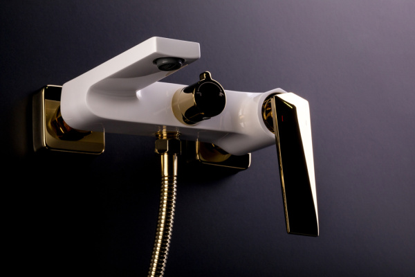 Гигиенический душ Boheme со смесителем VENTURO белый /золото 387-W фото в интернет-магазине «Wasser-Haus.ru»