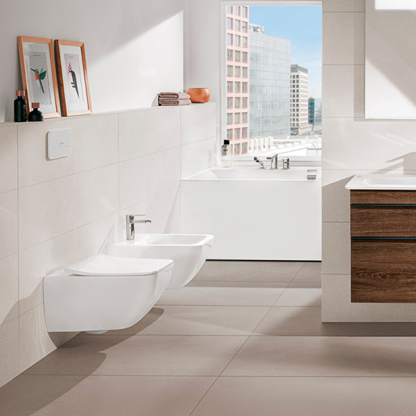 Крышка-сиденье Villeroy & Boch Venticello 9M79 S101 с микролифтом, петли хром фото в интернет-магазине «Wasser-Haus.ru»