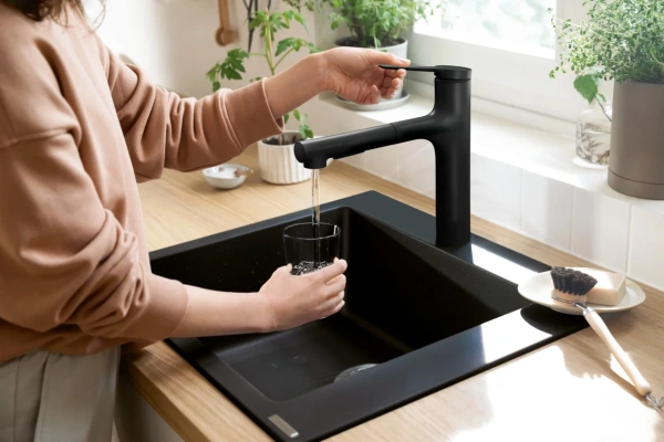 Смеситель для кухни Hansgrohe Zesis M33 74804670 механизм sBox lite, черный матовый фото в интернет-магазине «Wasser-Haus.ru»
