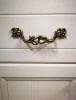 Шкаф-пенал ValenHouse Эллина 40 R слоновая кость, фурнитура бронза фото в интернет-магазине «Wasser-Haus.ru»