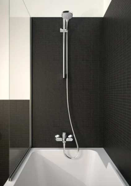Смеситель для душа Hansgrohe Logis 71600000 + Душевой гарнитур Hansgrohe Croma Select E Vario 26582400 фото в интернет-магазине «Wasser-Haus.ru»