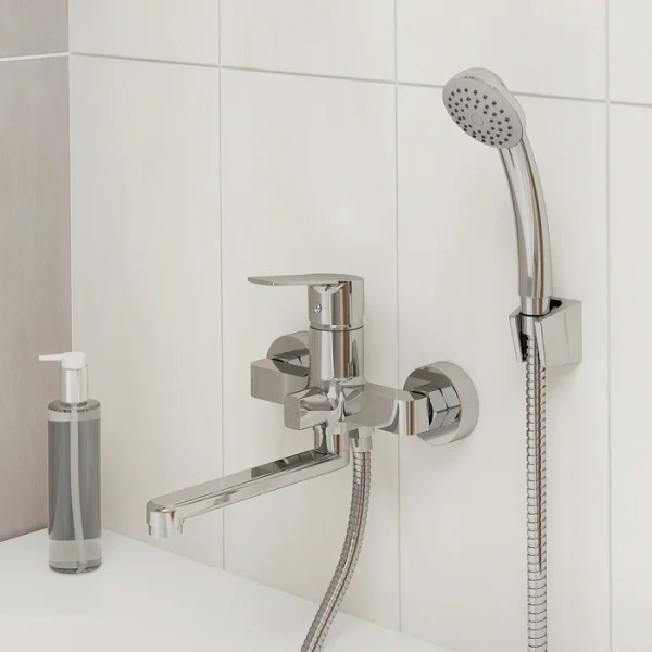 Смеситель для ванны с душем Milardo Helic HELSB02M02 фото в интернет-магазине «Wasser-Haus.ru»