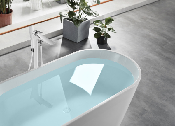 Смеситель ABBER Zeitlos AF8915W напольный для ванны, белый-хром фото в интернет-магазине «Wasser-Haus.ru»
