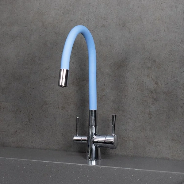 Смеситель для кухни Lemark Comfort LM3075C-SkyBlue с гибким изливом, хром, голубой фото в интернет-магазине «Wasser-Haus.ru»