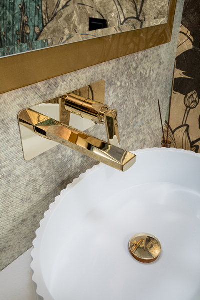 Гигиенический душ Boheme со смесителем VENTURO черный/золото 387-B фото в интернет-магазине «Wasser-Haus.ru»